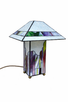 Tiffany-stílusú ólomüveg asztali lámpa – geometrikus kompozíció