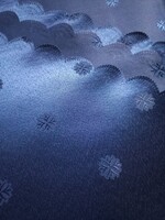 Álomszép elegáns kék selyemdamaszt asztalterítő 160 cm kerek