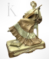 Egy igen ritka 100 éves Royal Dux gitározó nő alak