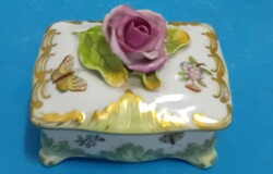 Herendi  bonbonier Viktória mintával rózsafogóval