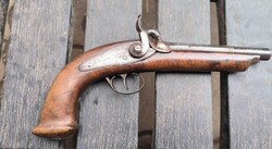 Csappantyús pisztoly mesterjegyes lakattal