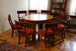 Elegáns, klasszikus, ovális étkezőasztal