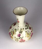 1Y926 Régi pillangós vajszínű Zsolnay porcelán váza 14.6 cm