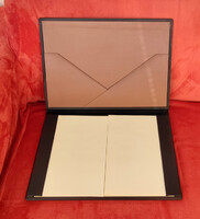 Asztali levéltartó / irattartó valódi bőr mappa, zsűrizett iratokkal 44 x 33 x 2,6 cm