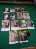 13 Db énekesekről készült fénykép