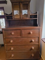 Tömör fa fiókos komód vitrines felső résszel