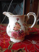 Zsolnay pillangós tejkiöntő