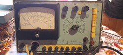Voltmérő   Szovjet gyártmányú B7-15