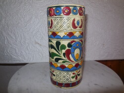 KÖRMÖCBÁNYA  , majolika , cilinder váza , szép állapot  , nem restaurált  , 7,5 x 16 cm
