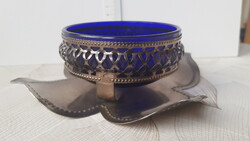 Kóbaltkék üveg kínáló, ékszertartó króm foglalattal. Nem használt, szép állapot, hibátlan.