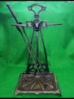 Art deco öntöttvas kandalló szett tartó, parázscsipesszel