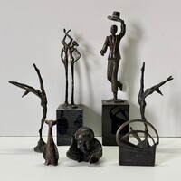 7 darab bronz szobor Corry Ammerlaan van Niekerk tervezésével,