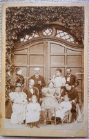 Felvidéki nemesi család szépia fotója (16x11 cm, kemény kartonon)