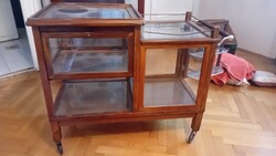 Zsúrkocsi, zsúrasztal