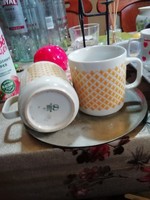 Retro porcelán bögrék sárga mintás hibátlan állapotban.Több száz Aukció és Akció