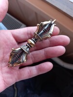 Buddhista Buddha vagy Tibeti amulett talizmán talán.