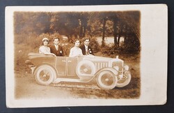 Hűvösvölgy Budapest 1928. baráti fotózás autó vicces autóval fotó képeslap