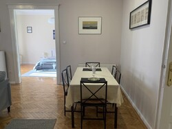 Ebédlő asztal 6 székkel