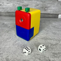 Retro színes faragó dobókockákkal