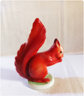 Porcelán mókus figura – kézzel festett, vintage -Hollóházi