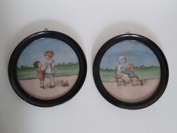 Két kézzel festett kör alakú antik selyemkép bájos gyerekekkel kisfiú kislány kerek fa keret 19,5 cm