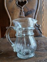 Régi fújt üveg optikai díszes népi kancsó