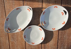 Török János tervezte tálak tányérok.