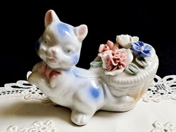 Aranyos kerámia cica virágkosárral, méret a képen