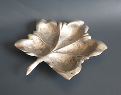 #49 Valódi 800-as ezüst, jelzett - levél formájú tálka, hamus, CA. 1970 (54,8 gramm)