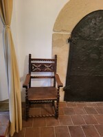 Barley twist (árpacsavaros ) stílusú antik faragott tölgyfa karosszék.