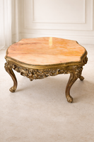 Aranyozott márvány dohányzó asztal