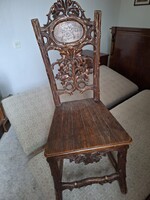 Faragott rusztikus fa szék