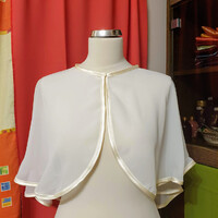 ESKÜVŐ BOL24 - Elegáns megkötős ekrü színű muszlin boleró, pelerin