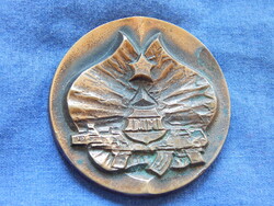 MN (Magyar Néphadsereg) gépfegyver  -  egyoldalas bronzplakett 68 mm