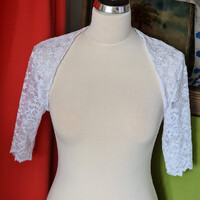 ESKÜVŐ BOL31A - Fehér menyasszonyi rövid ujjú bordűrös csipke boleró