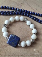 Lapis-lazuli kagylógyönggyel