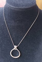 Modern ezüst medál lánccal