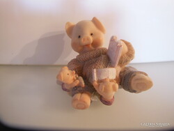 SZOBOR - KERÁMIA - MALACMAMA KICSINYEINEK MESÉL - 7 x 6 cm - NÉMET - HIBÁTLAN