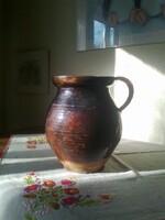 Nagyméretű népi kerámia köcsög, az 1900-as évek elejéről