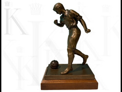 Bronz focista szobor kisplasztika talapzaton