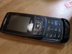 Samsung D 900i Fekete retró