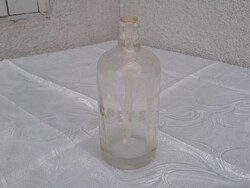 Nagyon pici szódásüveg talán 2 dl