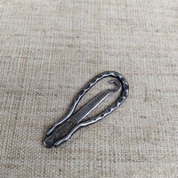 RÉGI  CIZELLÁLT MINTÁS ÖSSZECSUKHATÓ  CIPŐGOMBOLÓ