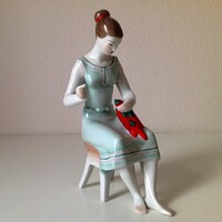 HOLLÓHÁZI - PAPRIKAFŰZŐ NŐ