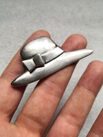 Különleges kalap ezüst bross, kitűző