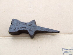 Antik kovácsolt üllő kaszaüllő