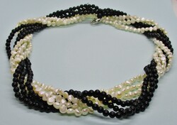 Szép régi valódi  6 soros gyöngy és ónix nyaklánc apró gyöngyszemekből, ezüst kapoccsal