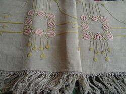 Szecessziós  drapéria  128 x 35 + rojt. az 1900-as évek elejéről.