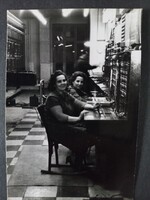 Régi fotó 1940-es évek telefonközpont – kapcsoló kisasszonyok munka közben
