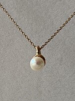 14 kt-os arany csúszkamedál igazgyöngy középpel